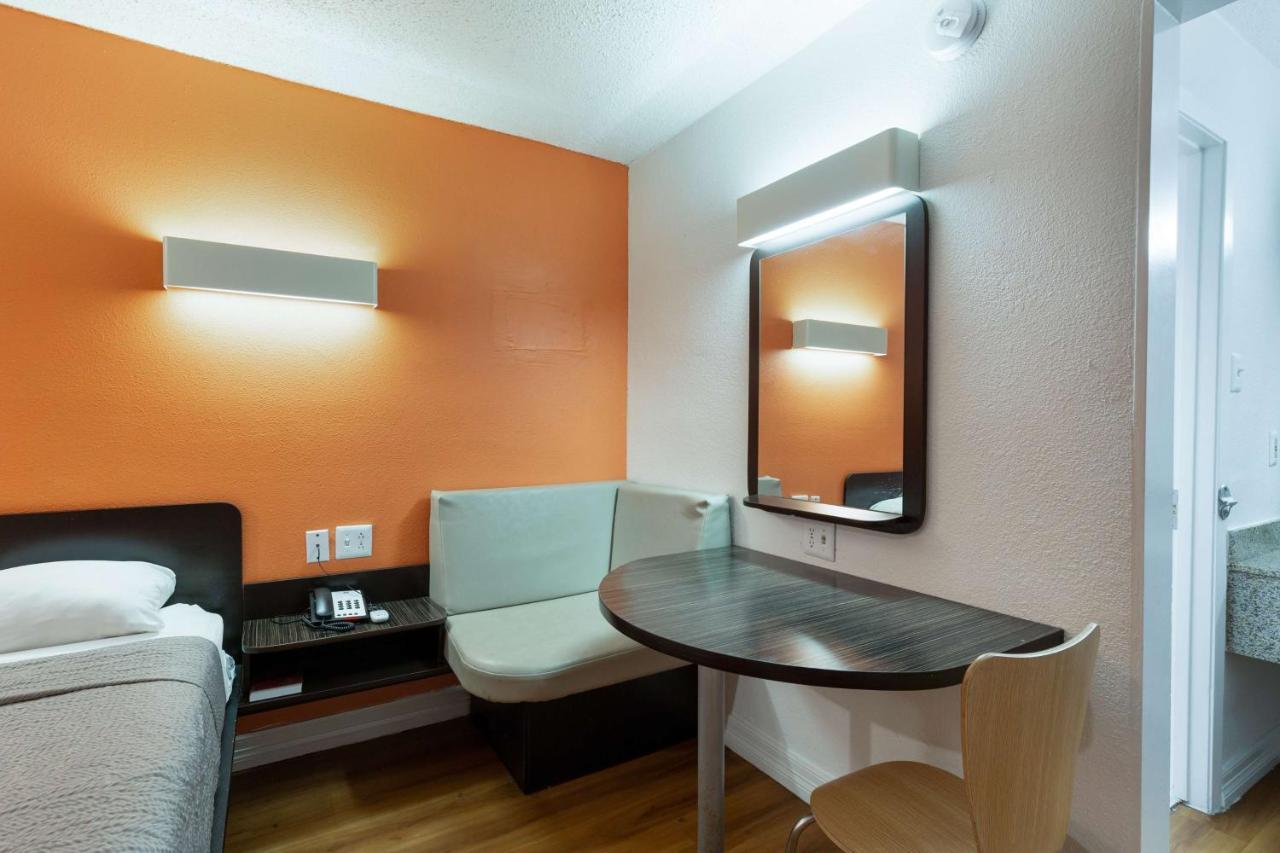 Motel 6-Houston, Tx - East מראה חיצוני תמונה