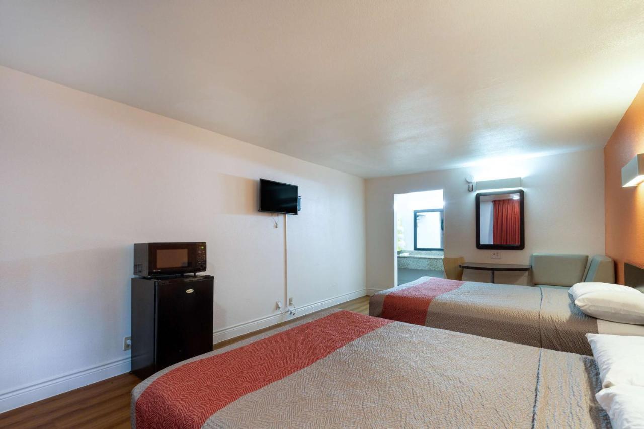 Motel 6-Houston, Tx - East מראה חיצוני תמונה