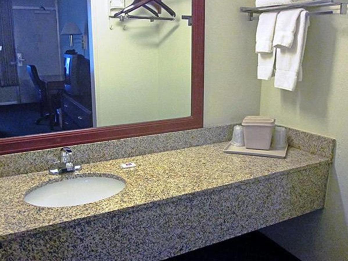 Motel 6-Houston, Tx - East מראה חיצוני תמונה